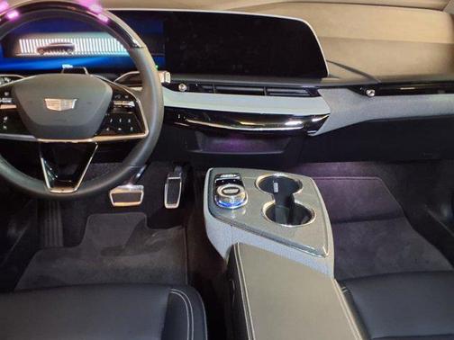 2025 Cadillac OPTIQ Luxury 1 AWD