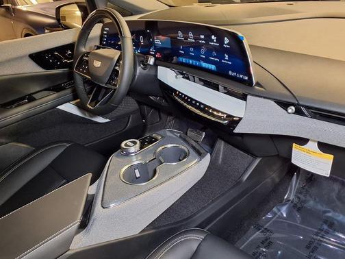 Vibrant White Tricoat 2026 Cadillac OPTIQ Sport
