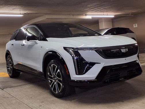 Vibrant White Tricoat 2026 Cadillac OPTIQ Sport