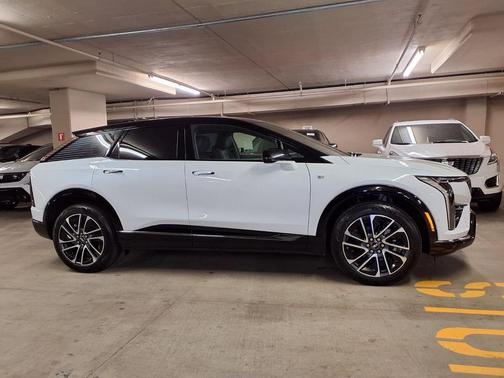 Vibrant White Tricoat 2026 Cadillac OPTIQ Sport