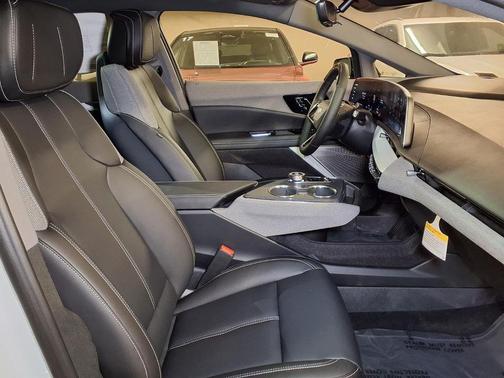 Vibrant White Tricoat 2026 Cadillac OPTIQ Sport