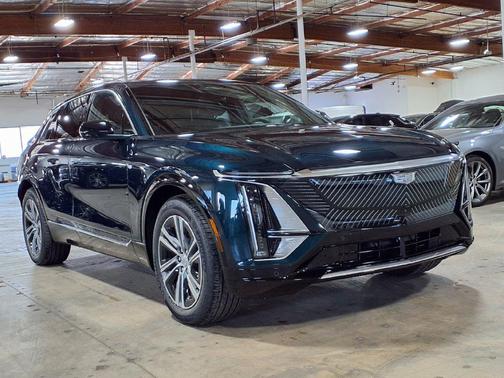 Emerald Lake Metallic 2027 Cadillac LYRIQ Luxury