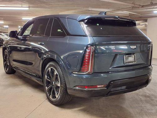 2025 Cadillac Escalade IQ Sport 2