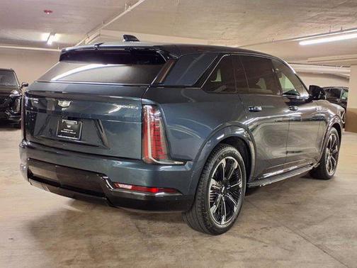 2025 Cadillac Escalade IQ Sport 2