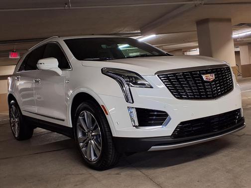 Crystal White Tricoat 2026 Cadillac XT5 Premium Luxury