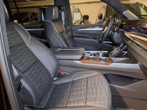 2025 Cadillac Escalade ESV Sport Platinum
