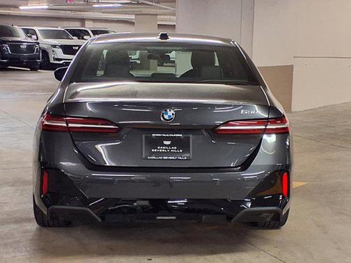 2024 BMW 530 i