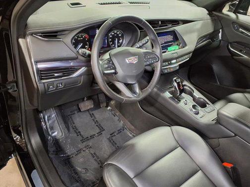 2022 Cadillac XT4 Luxury