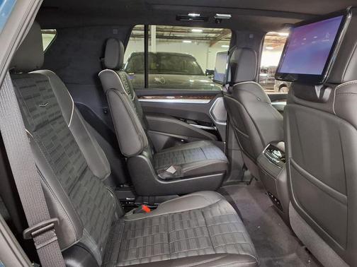 Deep Sea Metallic 2026 Cadillac Escalade Sport Platinum