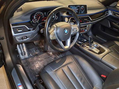 2017 BMW 740 740i