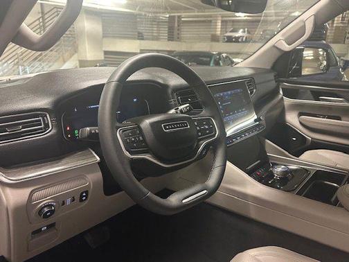 2024 Jeep Wagoneer L Series II 4x4