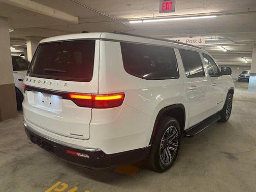2024 Jeep Wagoneer L Series II 4x4
