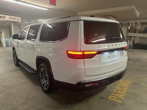 2024 Jeep Wagoneer L Series II 4x4