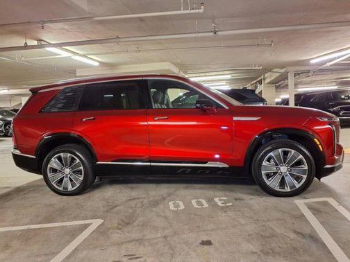 2026 Cadillac VISTIQ Luxury