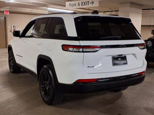 2024 Jeep Grand Cherokee Altitude