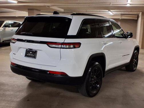 2024 Jeep Grand Cherokee Altitude