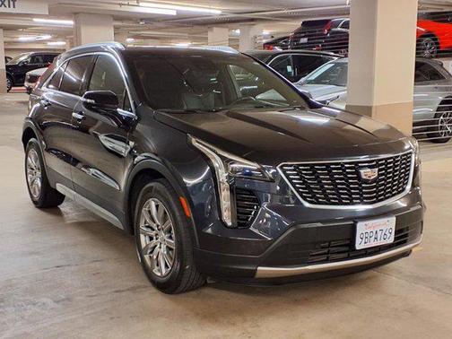 2022 Cadillac XT4 Premium Luxury