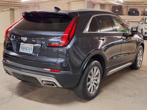 2022 Cadillac XT4 Premium Luxury