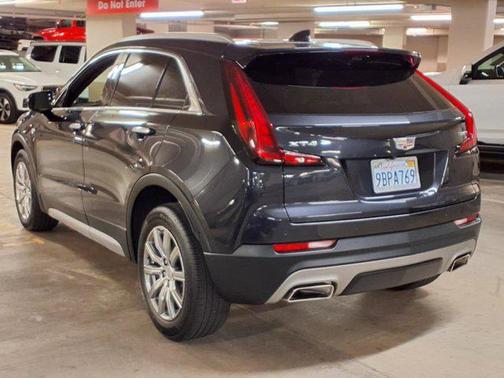 2022 Cadillac XT4 Premium Luxury