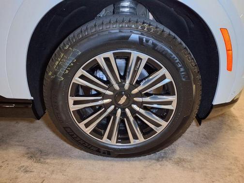 Vibrant White Tricoat 2026 Cadillac Escalade IQL Luxury