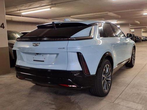2025 Cadillac LYRIQ Sport