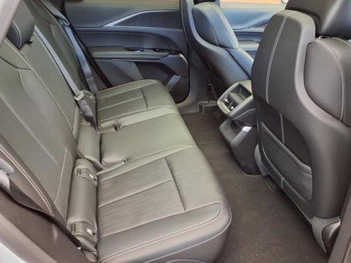 2025 Cadillac LYRIQ Luxury w/1SC