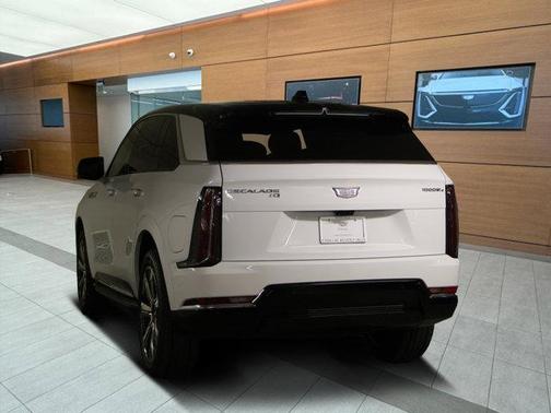 2025 Cadillac Escalade IQ Sport 2