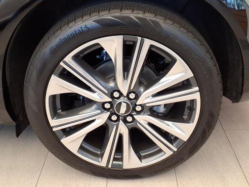 Argent Silver Metallic 2026 Cadillac OPTIQ Premium Luxury