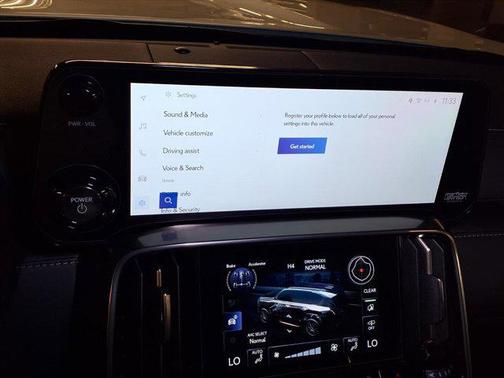 2025 Lexus LX 700h Luxury