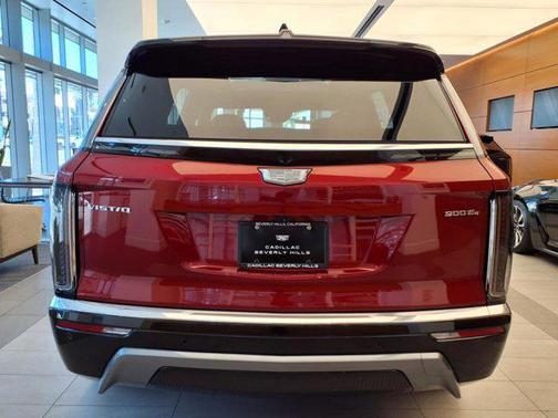 2026 Cadillac VISTIQ Luxury