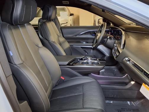 2026 Cadillac LYRIQ V