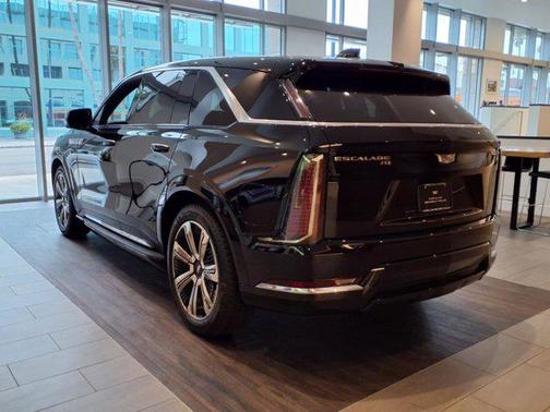 2025 Cadillac Escalade IQ Luxury 1