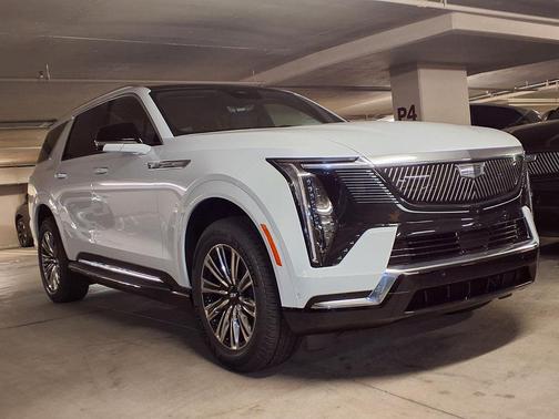Vibrant White Tricoat 2026 Cadillac Escalade IQL Luxury