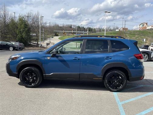 Geyser Blue 2022 Subaru Forester Wilderness