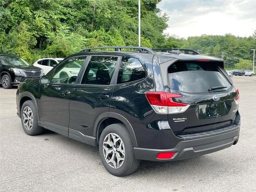 Crystal Black Silica 2023 Subaru Forester Premium