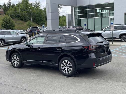 2022 Subaru Outback Premium