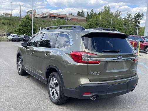 Autumn Green Metallic 2025 Subaru Ascent Premium