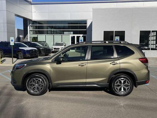 2022 Subaru Forester Premium