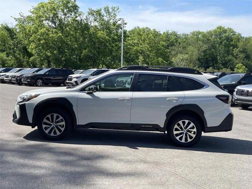 Crystal White Pearl 2025 Subaru Outback Premium
