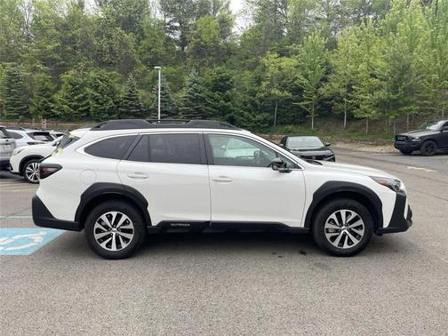 Crystal White Pearl 2025 Subaru Outback Premium