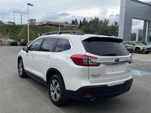 Crystal White Pearl 2025 Subaru Ascent Premium