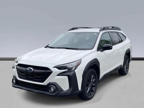 Crystal White Pearl 2023 Subaru Outback Onyx Edition
