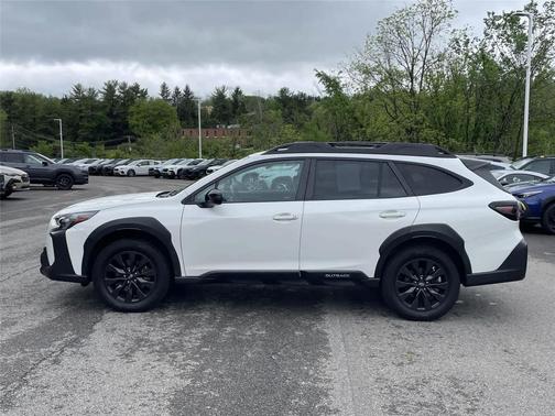 Crystal White Pearl 2023 Subaru Outback Onyx Edition