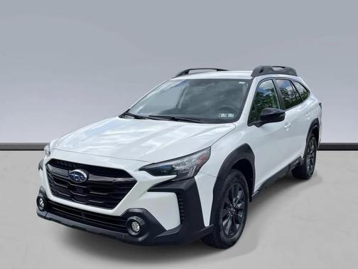 Crystal White Pearl 2023 Subaru Outback Onyx Edition