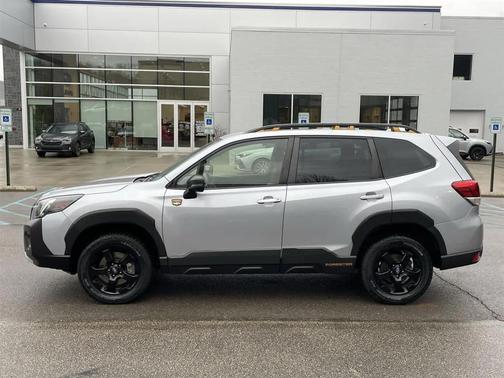Ice Silver Metallic 2023 Subaru Forester Wilderness