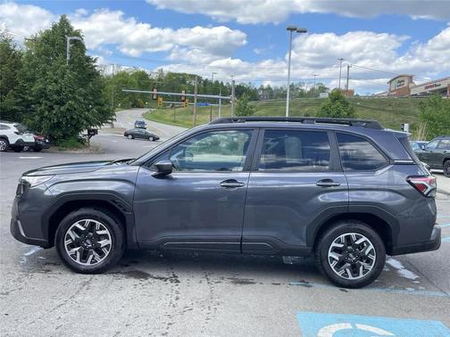 Magnetite Gray Metallic 2025 Subaru Forester Premium