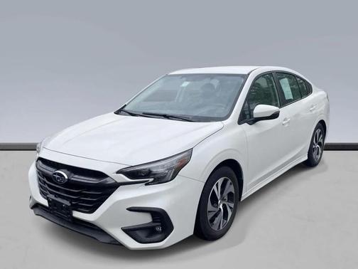 Crystal White Pearl 2025 Subaru Legacy Premium