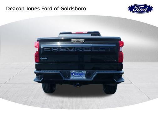 2022 Chevrolet Silverado 1500 Custom Trail Boss