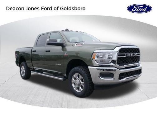 2021 RAM 2500 Tradesman Crew Cab 4x4 6'4' Box