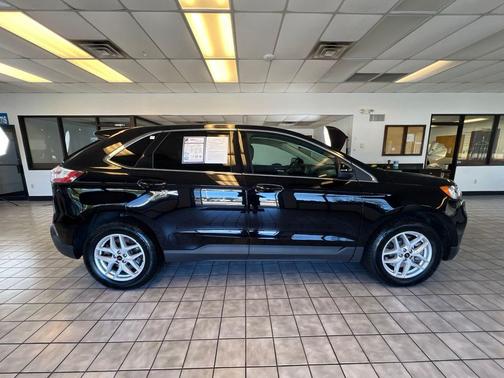 Black Metallic 2024 Ford Edge SEL